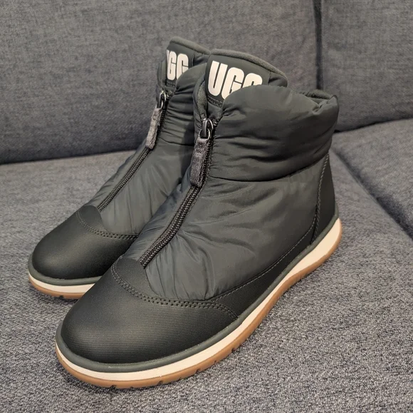 UGG Lakesider Zip Ankle Boot